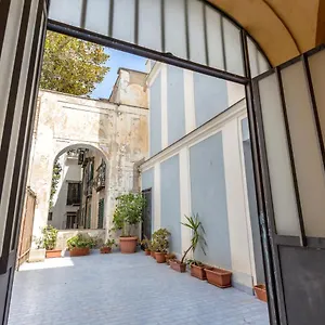 Apartment Dietro San Domenico, Palermo